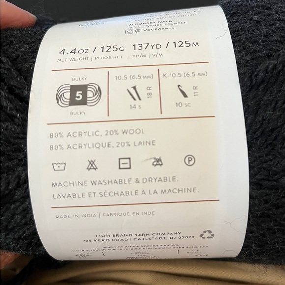 Hand crocheted headband - Picture 5 of 5